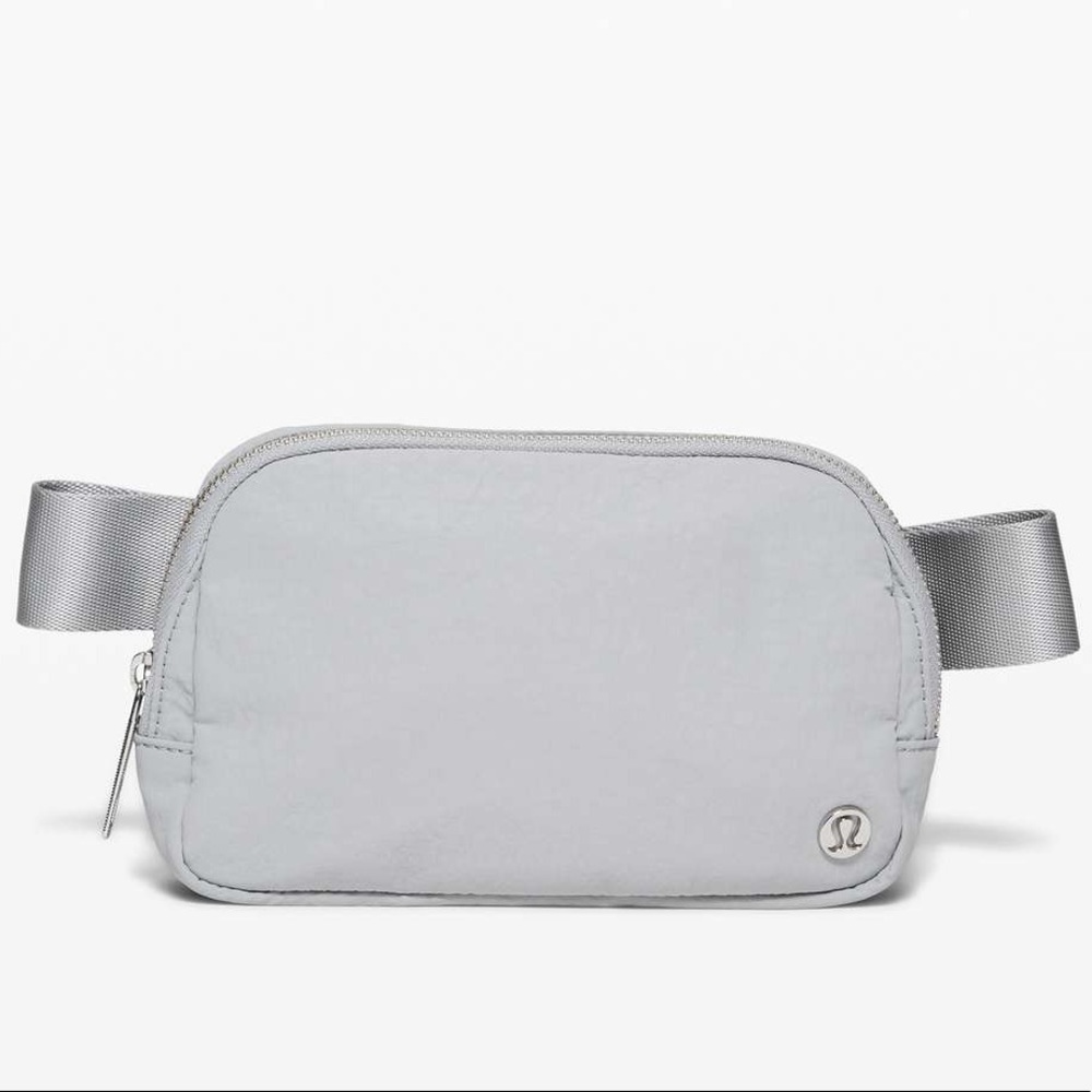 Lululemon everywhere belt bag silver drop NWT unopened in bag